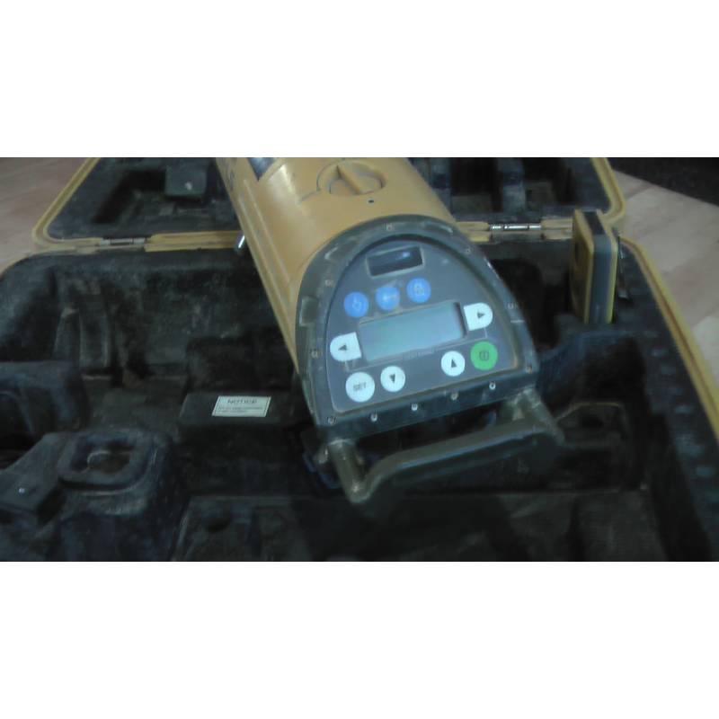 Potrubn&iacute; laser Topcon TPL5, použit&yacute;. Pouze ilustračn&iacute; obr&aacute;zek.