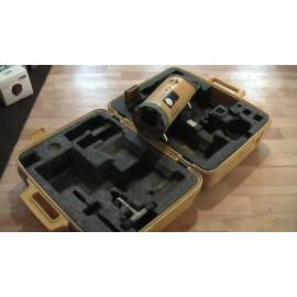 Potrubn&iacute; laser Topcon TPL5, použit&yacute;. Pouze ilustračn&iacute; obr&aacute;zek.