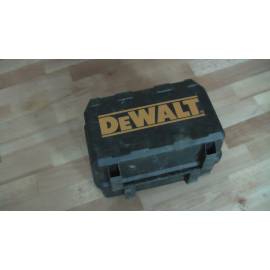 Přepravní bedna k nivelačnímu přístroji DeWalt, použitá.