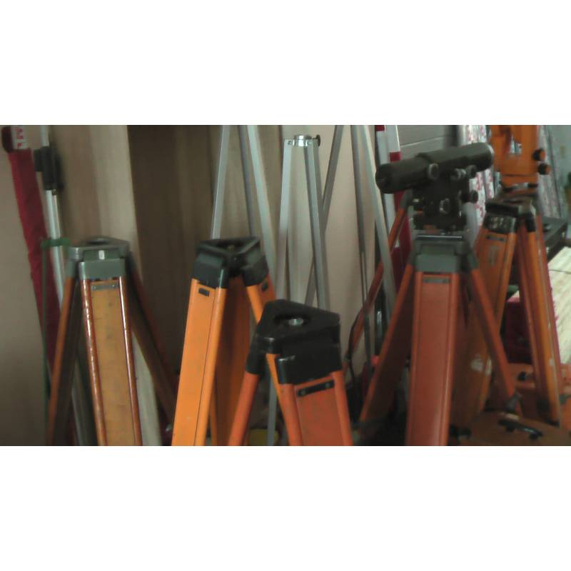 Dřevěn&yacute; stativ Zeiss, v&iacute;ce kusů, použit&yacute;, cena za 1ks